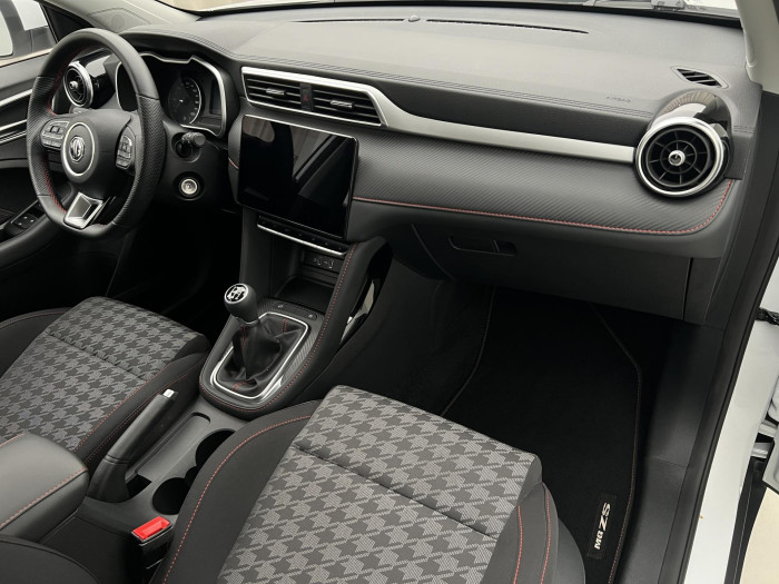 MG ZS 1.5 ESSENTIAL PLUS CZ 1.maj.