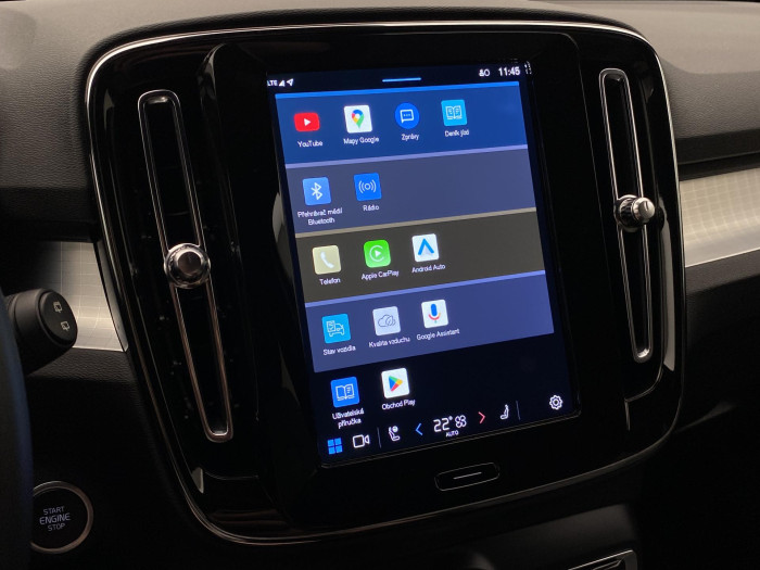 Volvo XC40 B3 DARK PLUS AUT CZ