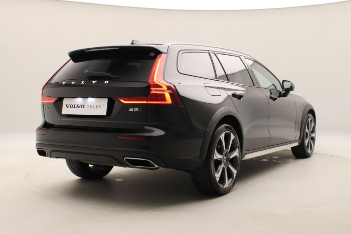 Volvo V60 CC B5 AWD MOMENTUM REZERVACE 2.0 CC CC Momentum