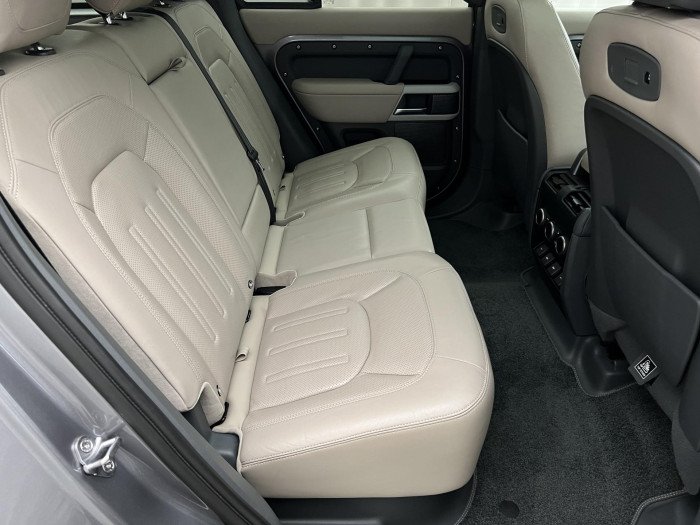 Land Rover Defender P400 HSE AWD AUT CZ