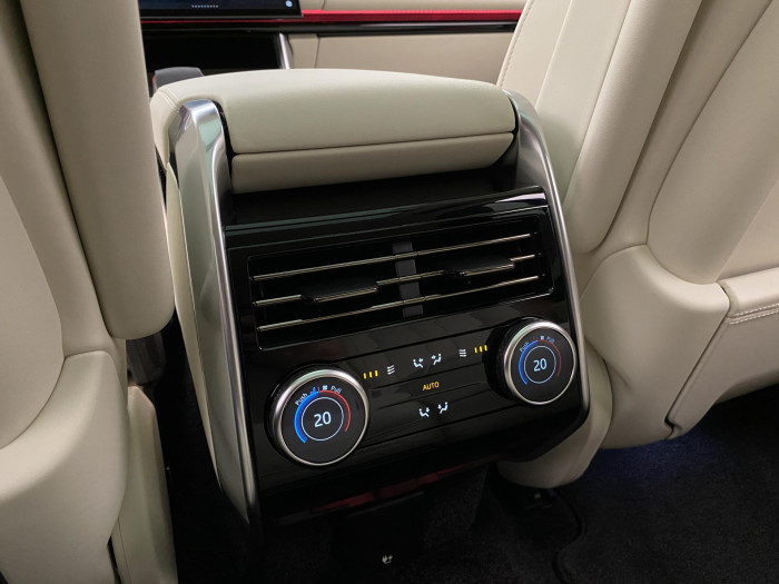 Land Rover Range Rover P530 AUTOBIOGRAPHY REZERVACE