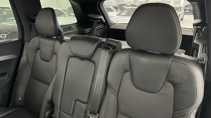 Volvo XC90 B5 AWD ULTIMATE REZERVACE