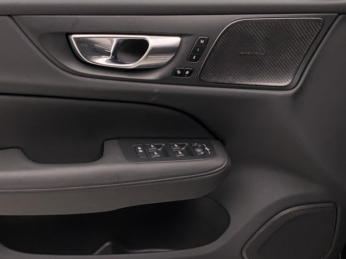 Volvo V60 B4 ULTIMATE DARK AUT REZERVACE