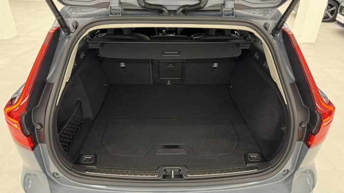 Volvo V60 CROSS COUNTRY REZERVACE