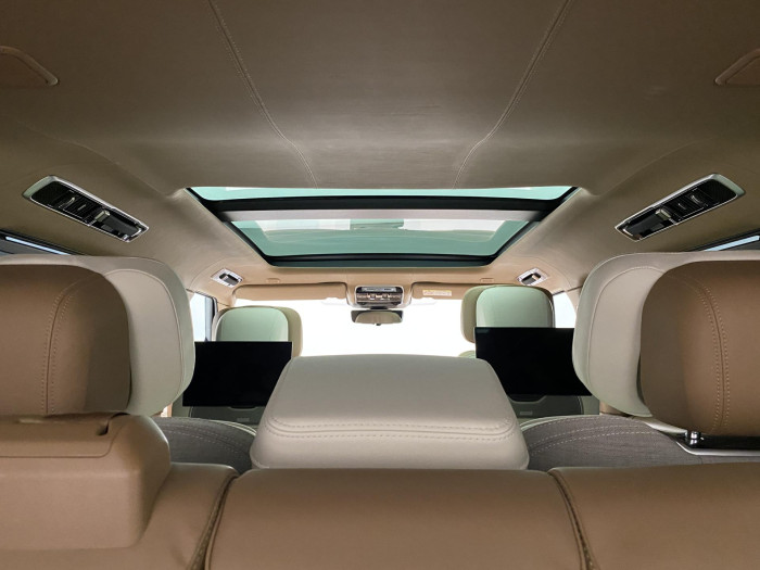 Land Rover Range Rover SV P530 LWB 1.maj.