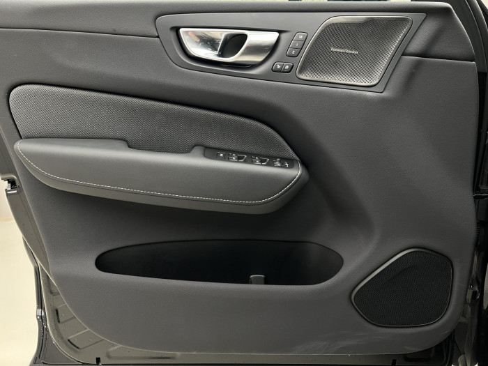 Volvo XC60 T6 AWD RECHARGE BLACK EDITION 2.0 Edition