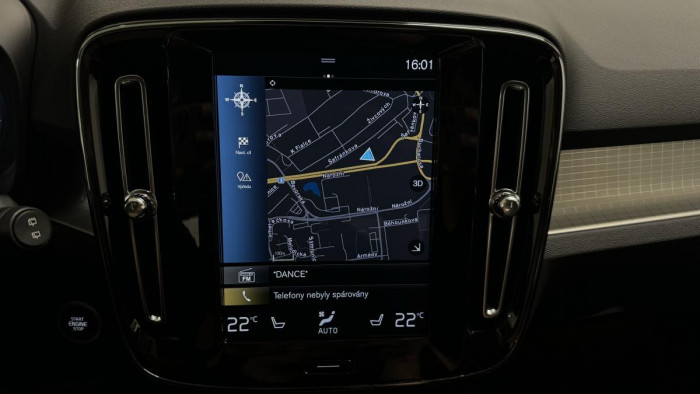 Volvo XC40 B4 AWD MOMENTUM REZERVACE 2.0 Momentum