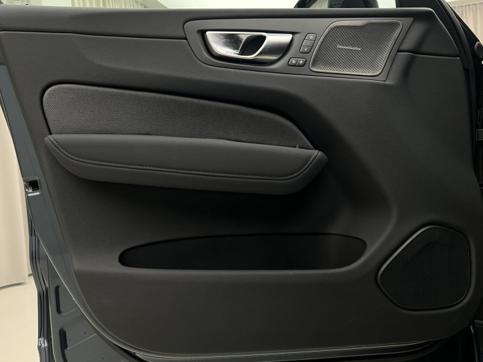 Volvo XC60 B5 AWD BLACK EDITION PLUS AUT