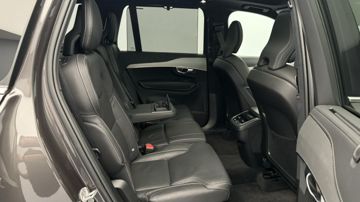 Volvo XC90 B5 AWD ULTIMATE REZERVACE