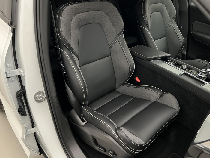 Volvo XC60 T6 AWD RECHARGE PLUS DARK AUT