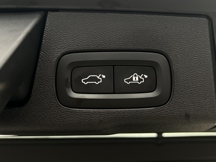 Volvo XC60 T5 AWD INSCRIPTION AUT CZ