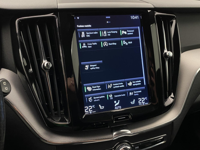 Volvo XC60 D4 AWD R-DESIGN AUT CZ 2.0 d