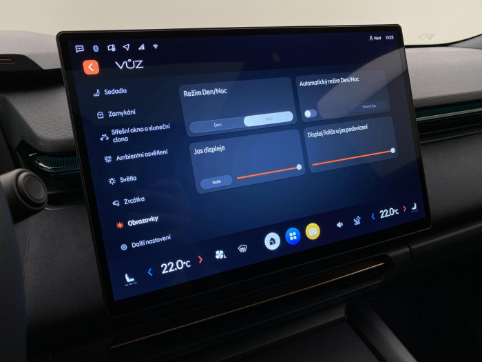 Lynk & Co 08 MORE PHEV