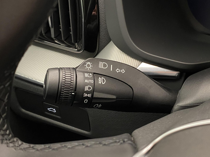 Volvo XC60 B5 AWD DARK PLUS REZERVACE