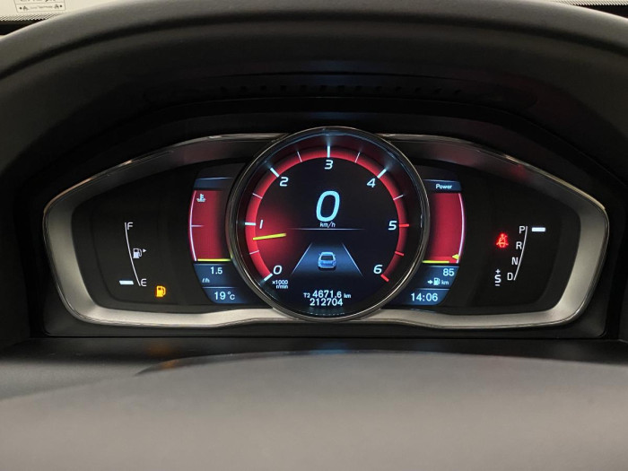 Volvo XC60 D4 AWD SUMMUM REZERVACE 2.4 d Summum