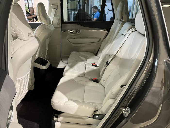 Volvo XC90 B5 AWD AUT BRIGHT PLUS 7-míst