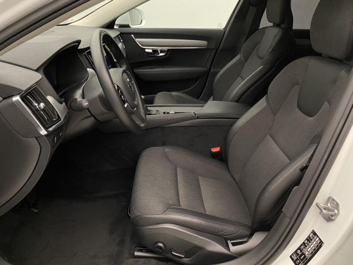 Volvo V90 D4 MOMENTUM AUT REZERVACE 2.0 d Momentum
