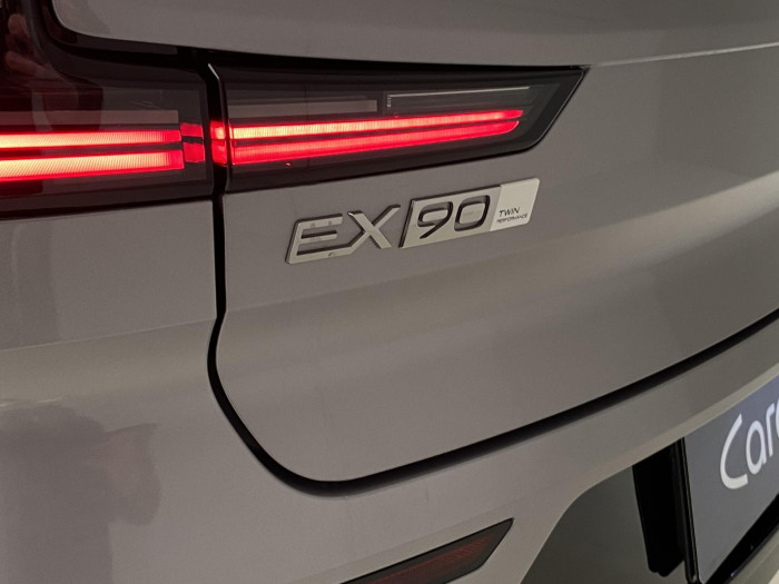 Volvo EX90 PURE ELECTRIC TWIN ULTRA 7míst