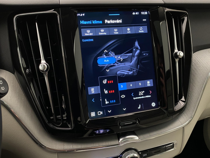 Volvo XC60 T6 AWD PLUG-IN DARK PLUS AUT