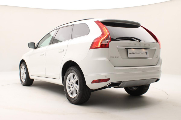 Volvo XC60 D4 AWD MOMENTUM AUT REZERVACE 2.4 d Momentum