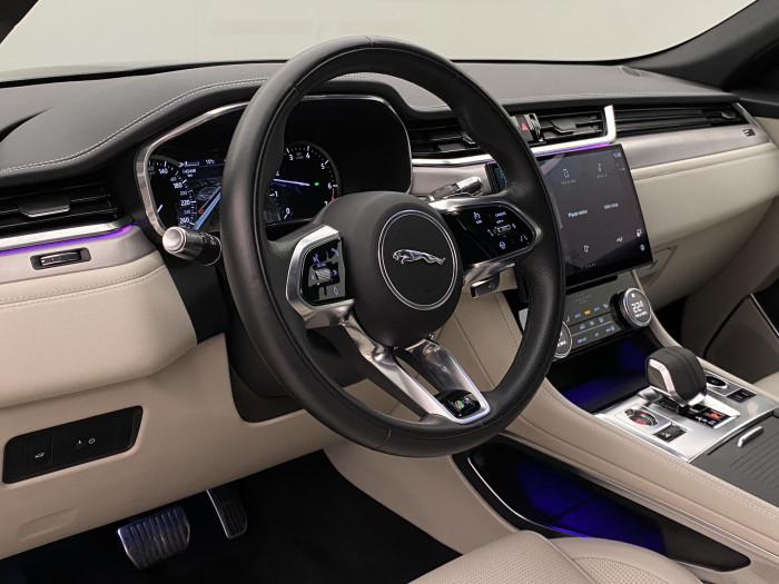 Jaguar F-Pace P250 AWD R-DYNAMIC REZERVACE 2.0 Dynamic