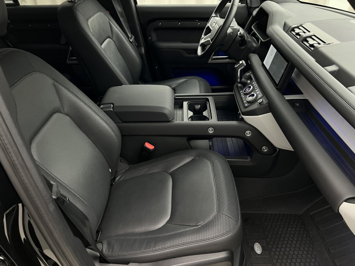 Land Rover Defender 110 D300 X-DYNAMIC 3.0 d Dynamic