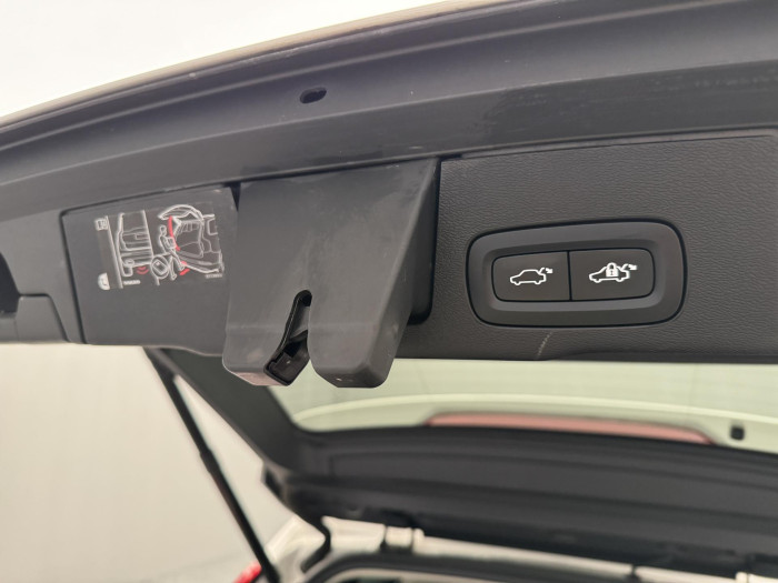 Volvo XC60 B4 INSCRIPTION AUT CZ