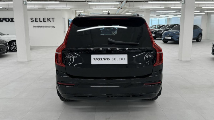 Volvo XC90 B5 AWD ULTIMATE DARK REZERVACE