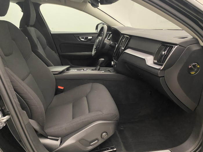 Volvo V60 D4 MOMENTUM 1.maj. REZERVACE 2.0 d Momentum