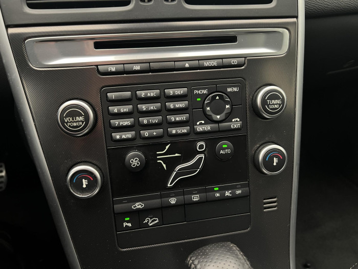 Volvo XC60 D5 AWD R-DESIGN AUT 2.4 d