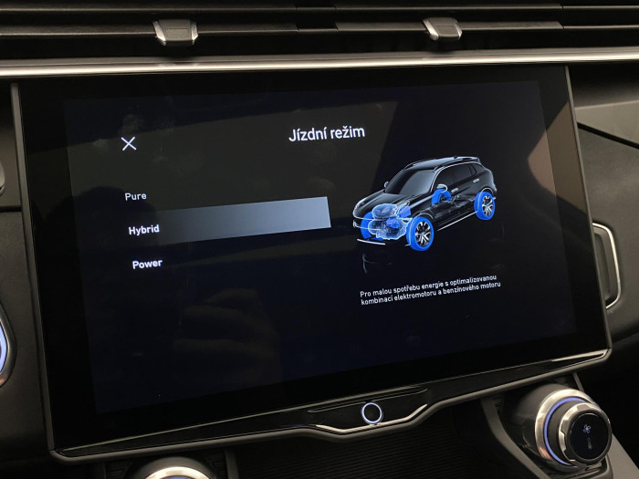 Lynk & Co 01 PHEV DCT AUT 1.maj