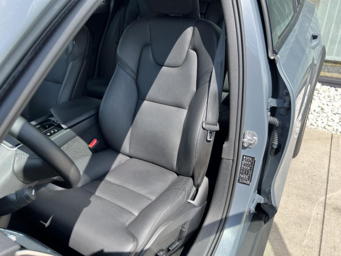 Volvo V60 CROSS COUNTRY B4 AWD Aut 1.maj
