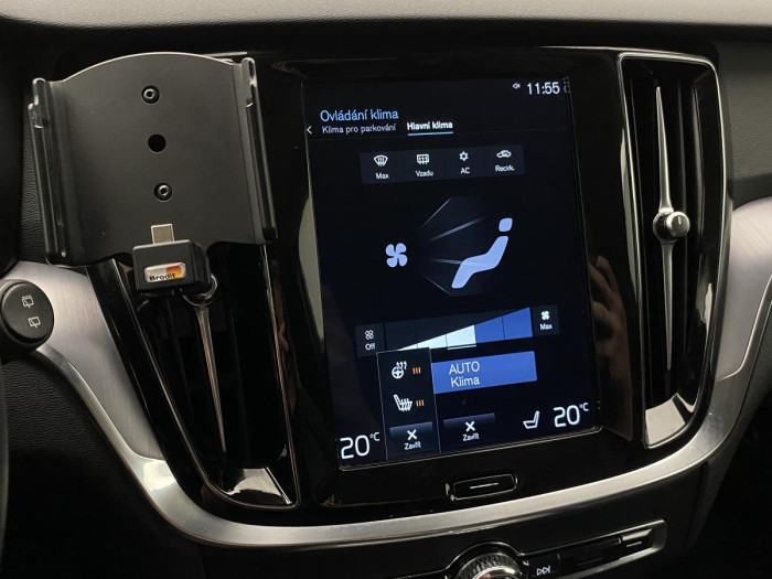 Volvo V60 D3 MOMENTUM AUT REZERVACE 2.0 d Momentum