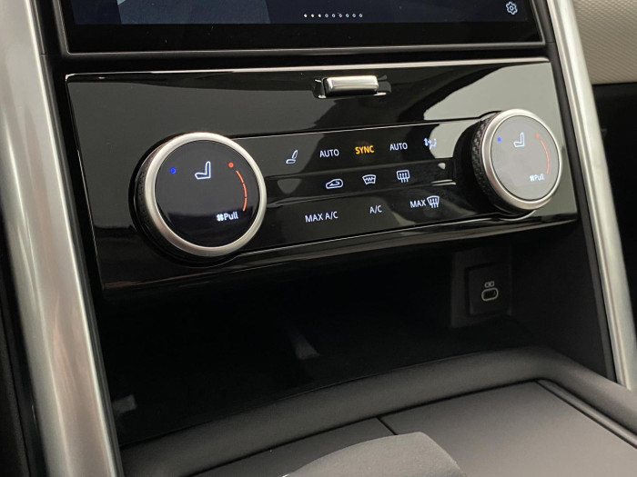 Land Rover Discovery D350 DYNAMIC SE AWD REZERVACE 3.0 d Dynamic SE