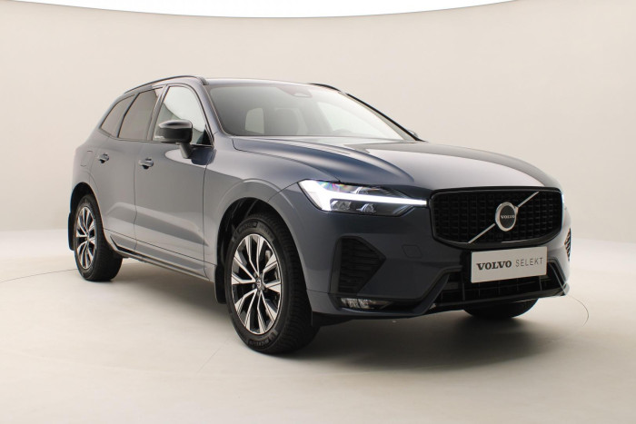 Volvo XC60 B5 AWD PLUS DARK REZERVACE