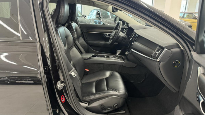 Volvo V90 CROSS COUNTRY T5 REZERVACE
