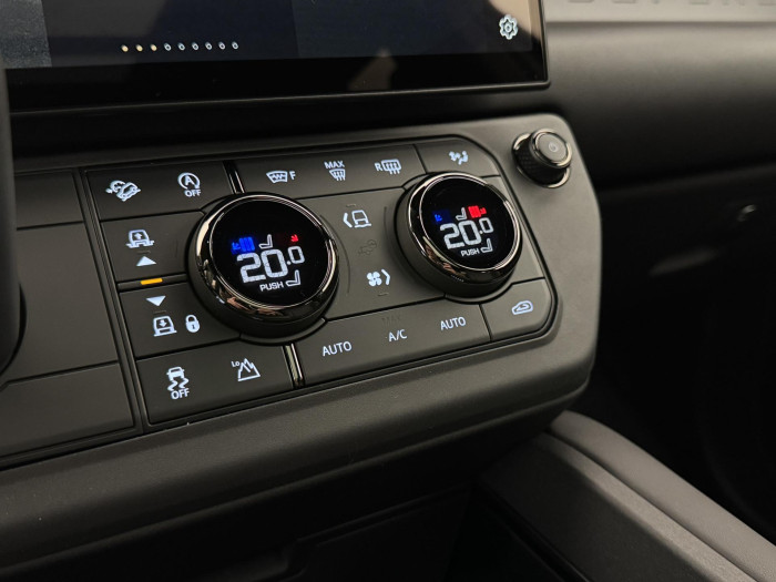 Land Rover Defender OCTA P635