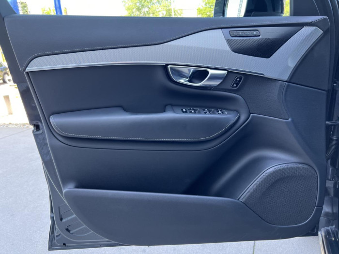 Volvo XC90 T8 AWD R-DESIGN 7MÍSTNÁ Aut