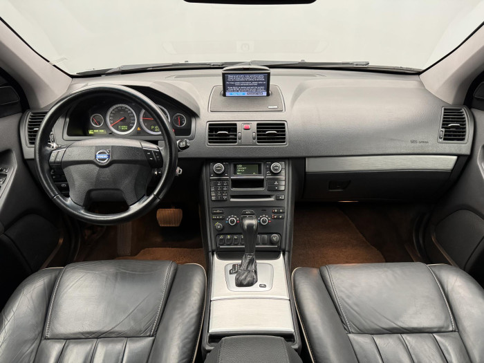 Volvo XC90 D5 AWD SUMMUM AUT 7 míst CZ 2.4 d Summum