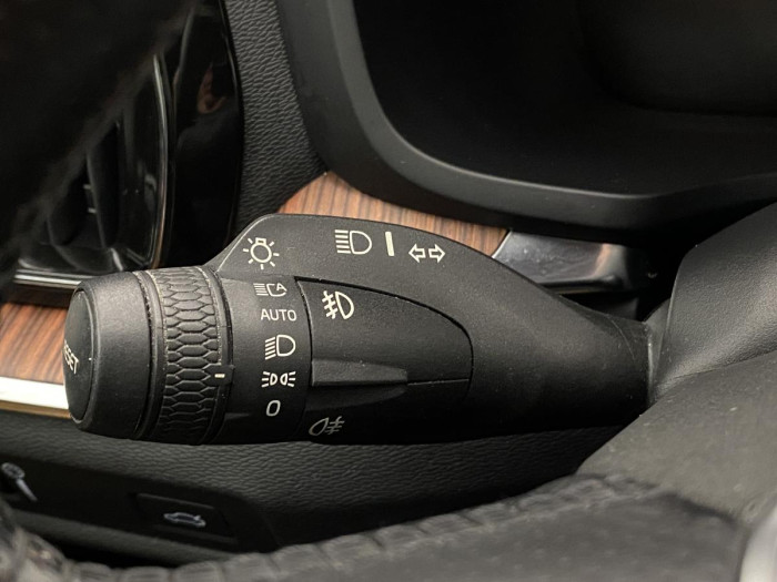 Volvo V60 D3 MOMENTUM NAVIGACE REZERVACE 2.0 d Momentum