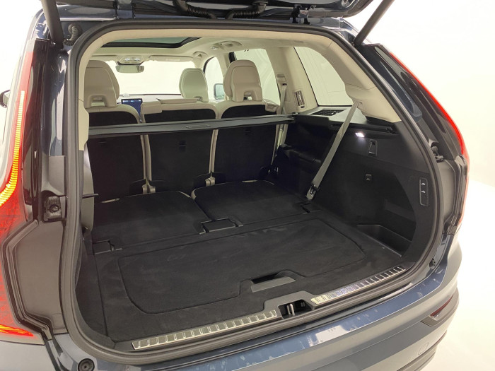 Volvo XC90 T8 AWD RECHARGE DARK ULTRA 7m