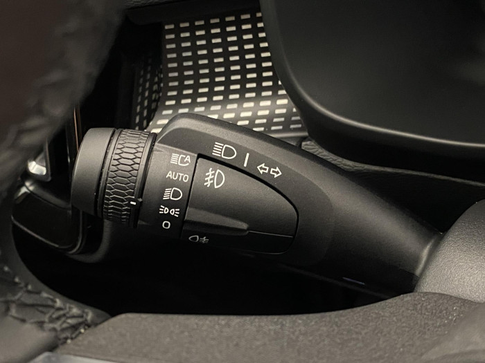 Volvo XC40 B3 DARK ULTRA AUT CZ