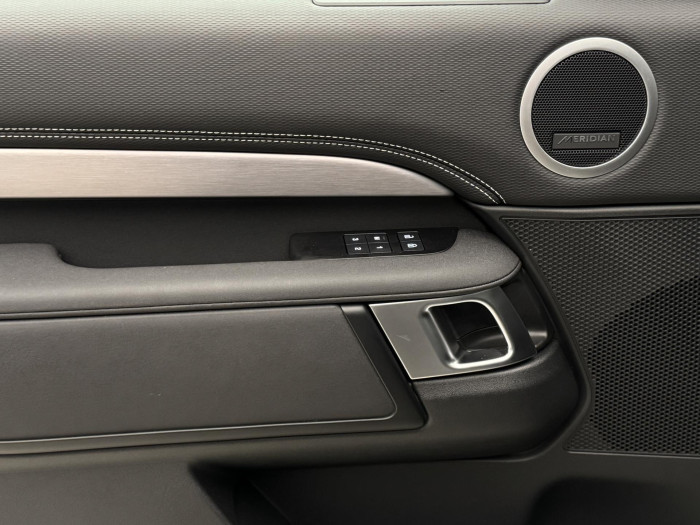 Land Rover Discovery D250 R-DYNAMIC SE REZERVACE 3.0 d Dynamic SE