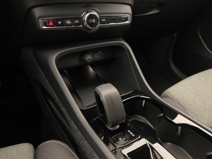 Volvo XC40 B3 DARK PLUS AUT CZ