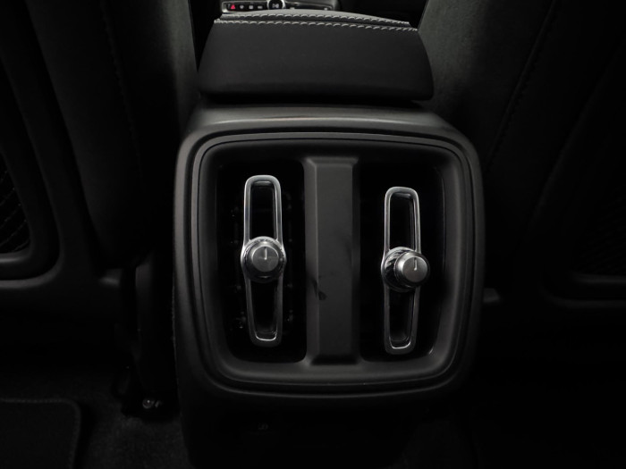 Volvo XC40 B3 AUT DARK PLUS