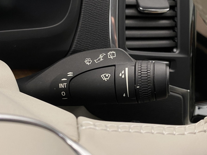 Volvo XC90 B5 AWD MOMENTUM REZERVACE 2.0 Momentum