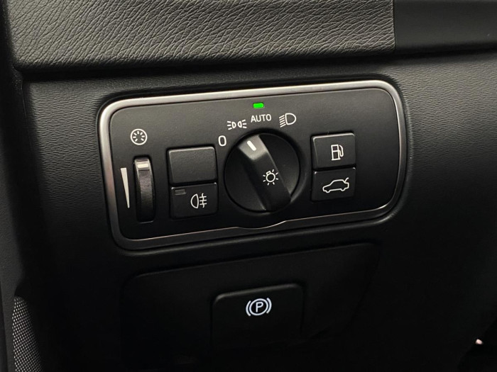 Volvo V60 CC D4 AWD SUMMUM AUT REZERVACE 2.4 d CC CC Summum