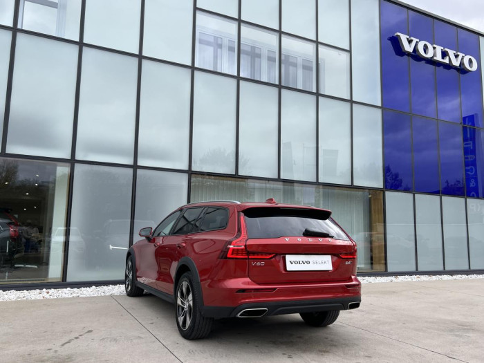 Volvo V60 CROSS COUNTRY B4 AWD Aut 1.maj