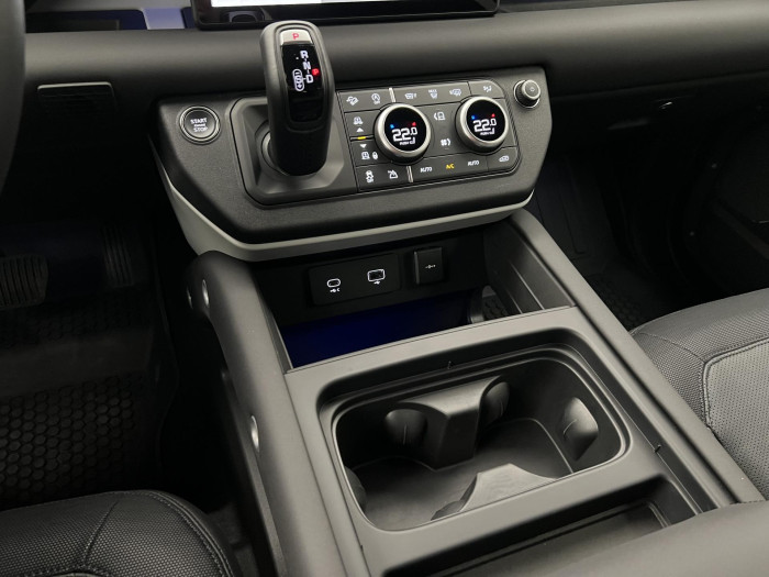 Land Rover Defender 110 D300 X-DYNAMIC 3.0 d Dynamic