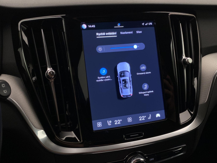 Volvo V60 B4 DARK PLUS AUT CZ